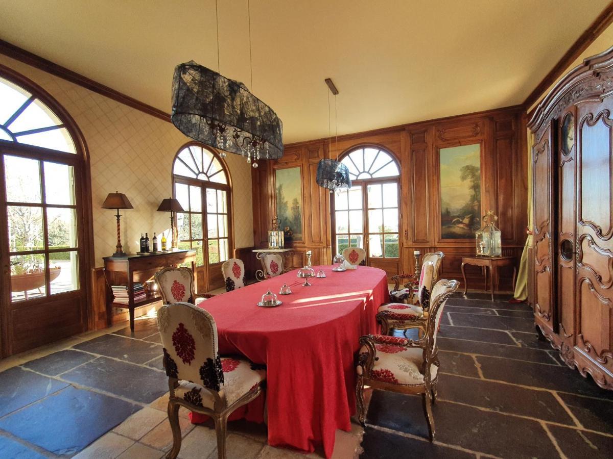 Chateau De Lussac Lussac  Екстер'єр фото
