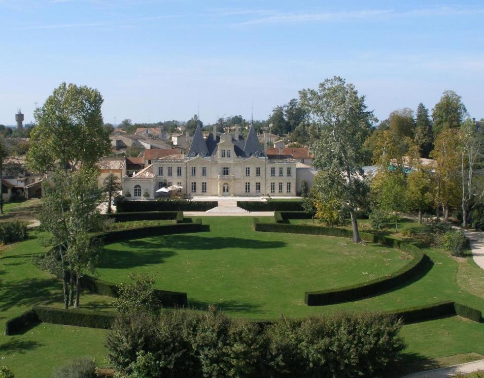 Chateau De Lussac Lussac  Екстер'єр фото